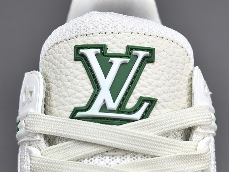 LV Trainer Sneaker 050