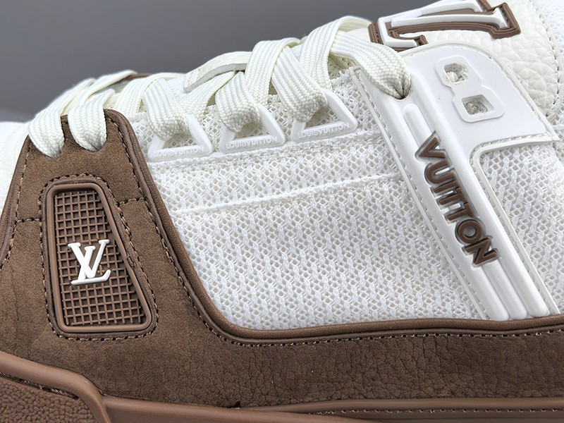 LV Trainer Sneaker 051