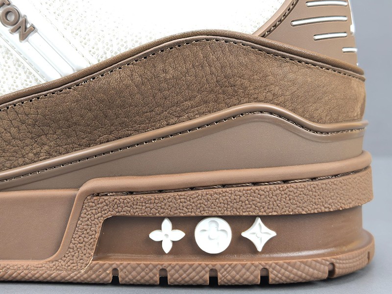 LV Trainer Sneaker 051