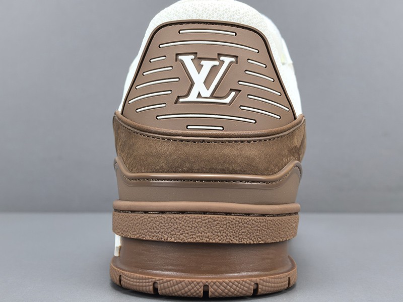 LV Trainer Sneaker 051