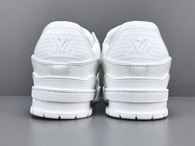 LV Trainer Sneaker 052