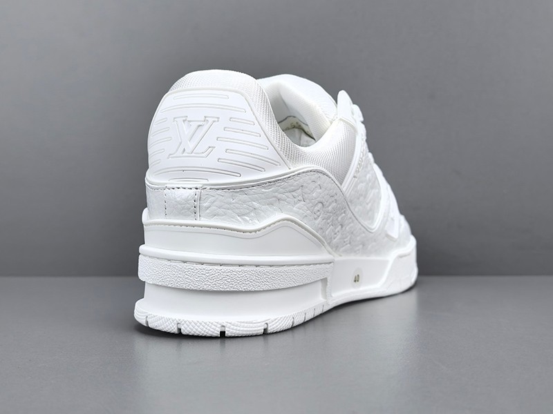 LV Trainer Sneaker 052