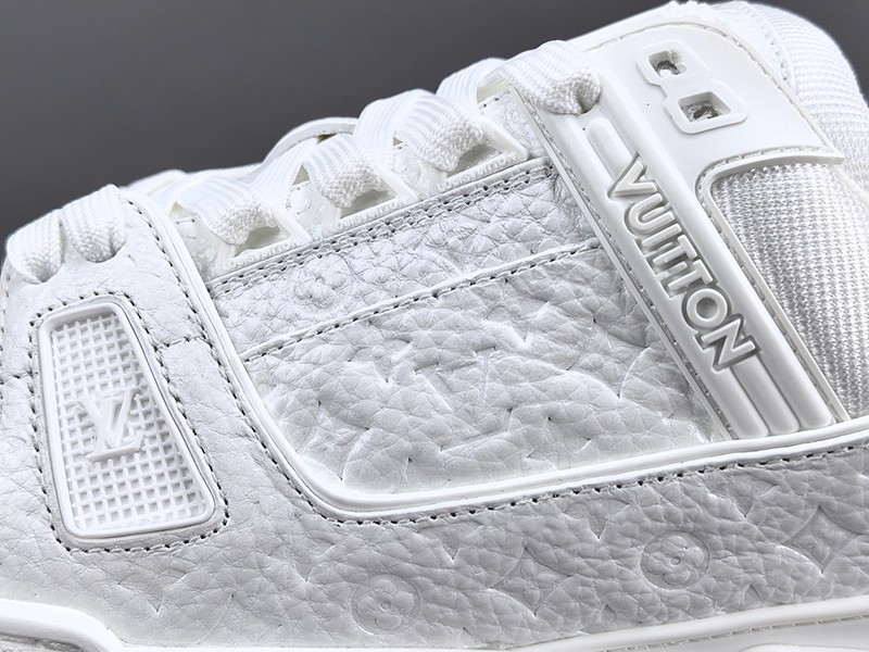 LV Trainer Sneaker 052