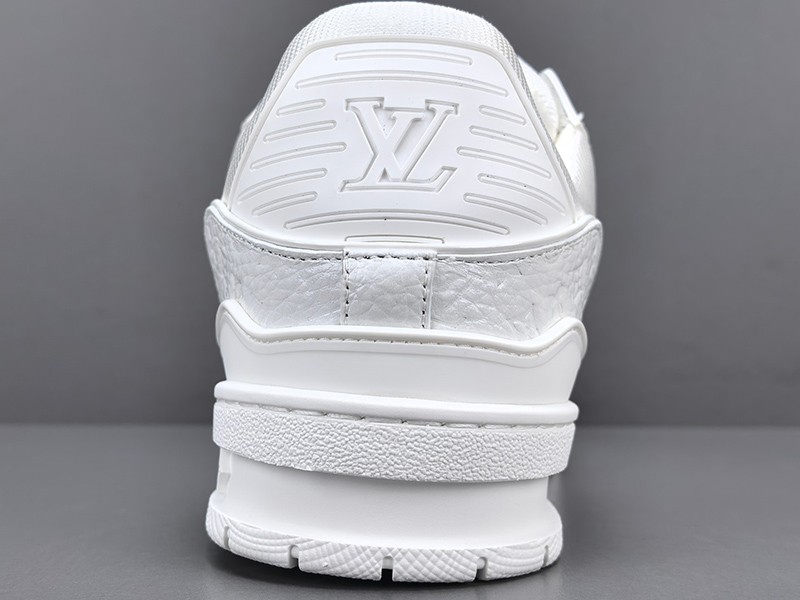 LV Trainer Sneaker 052