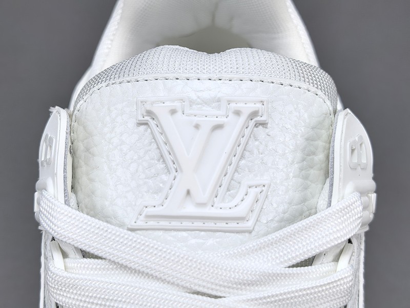 LV Trainer Sneaker 052