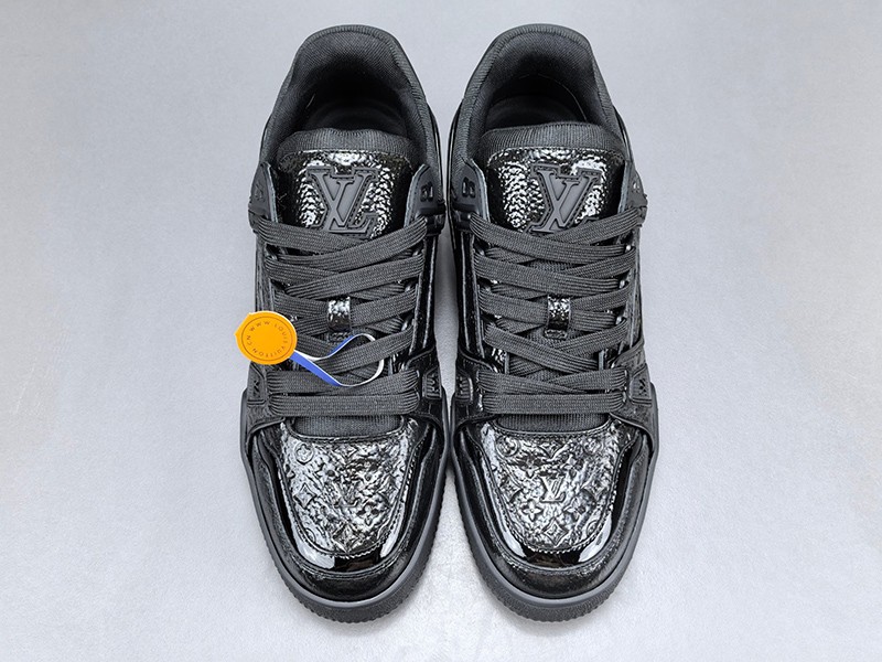 LV Trainer Sneaker 053