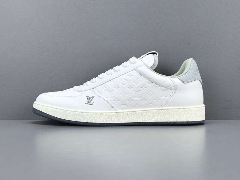 LV Trainer Sneaker 054
