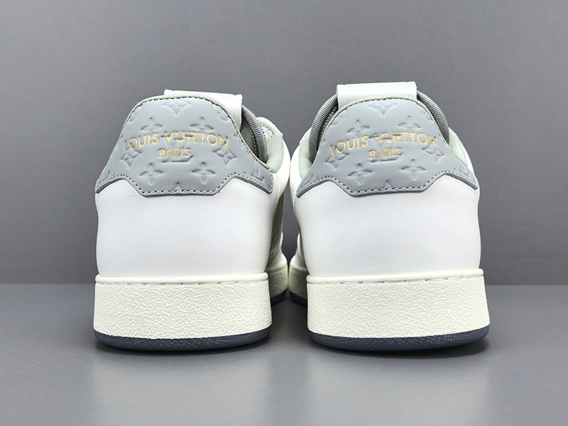 LV Trainer Sneaker 054