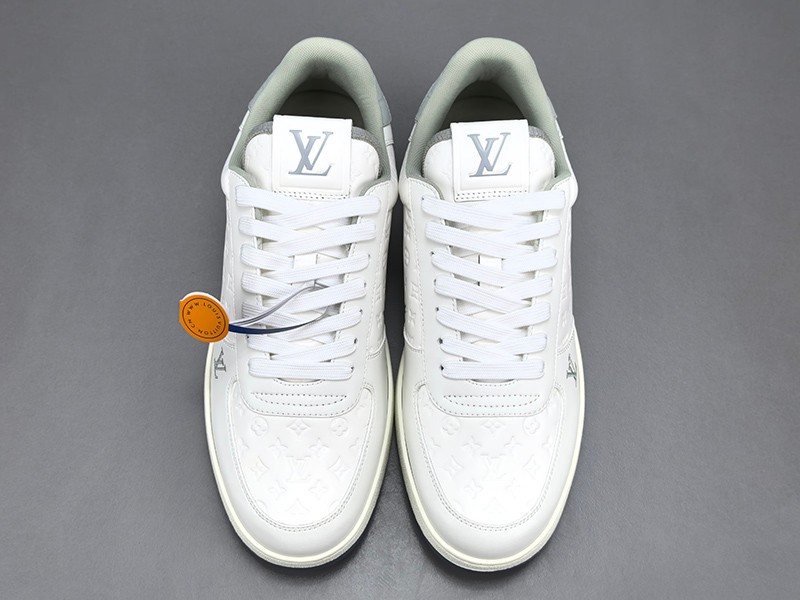 LV Trainer Sneaker 054