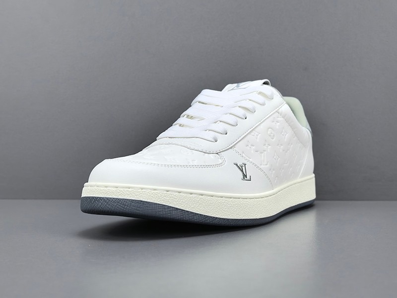 LV Trainer Sneaker 054