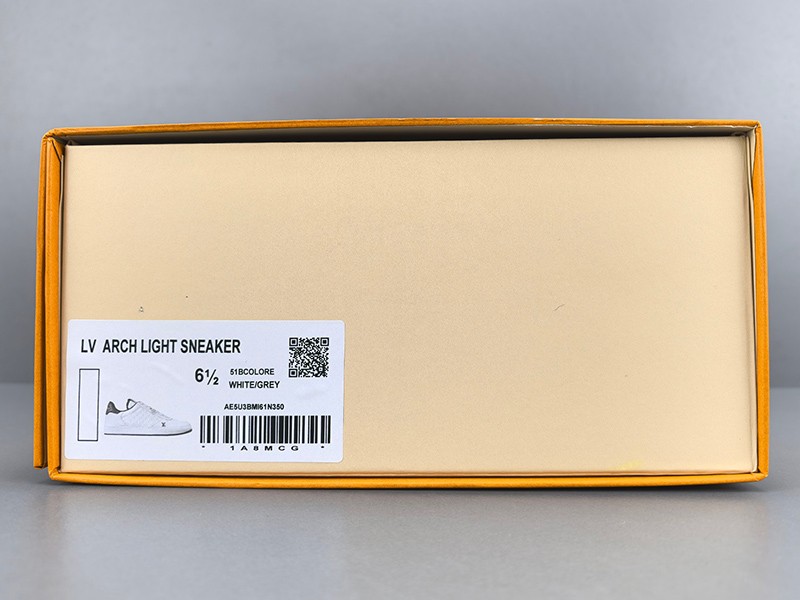 LV Trainer Sneaker 054