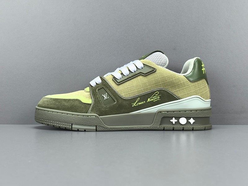 LV Trainer Sneaker 055
