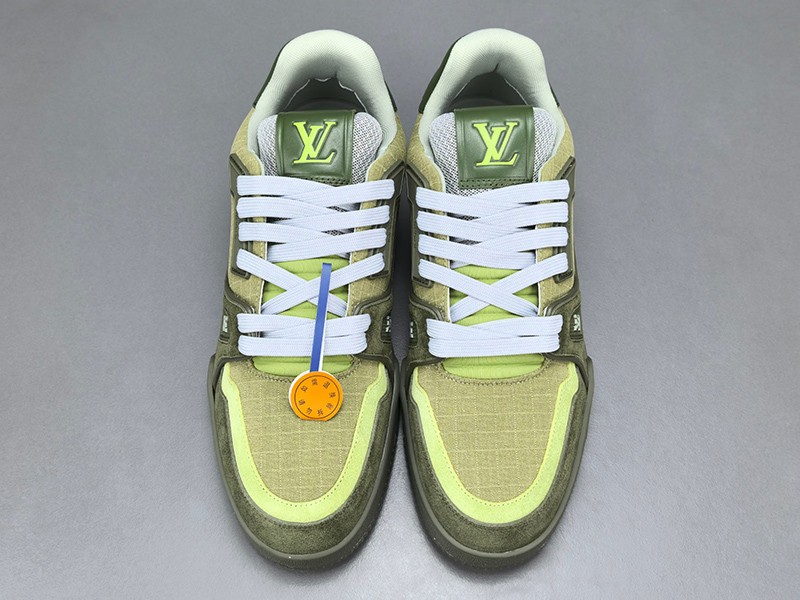 LV Trainer Sneaker 055