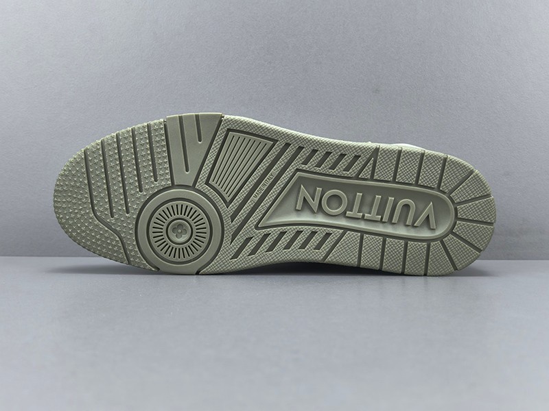 LV Trainer Sneaker 055