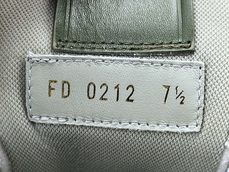 LV Trainer Sneaker 055