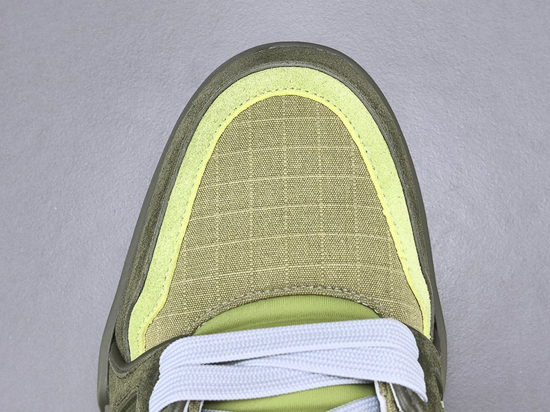 LV Trainer Sneaker 055