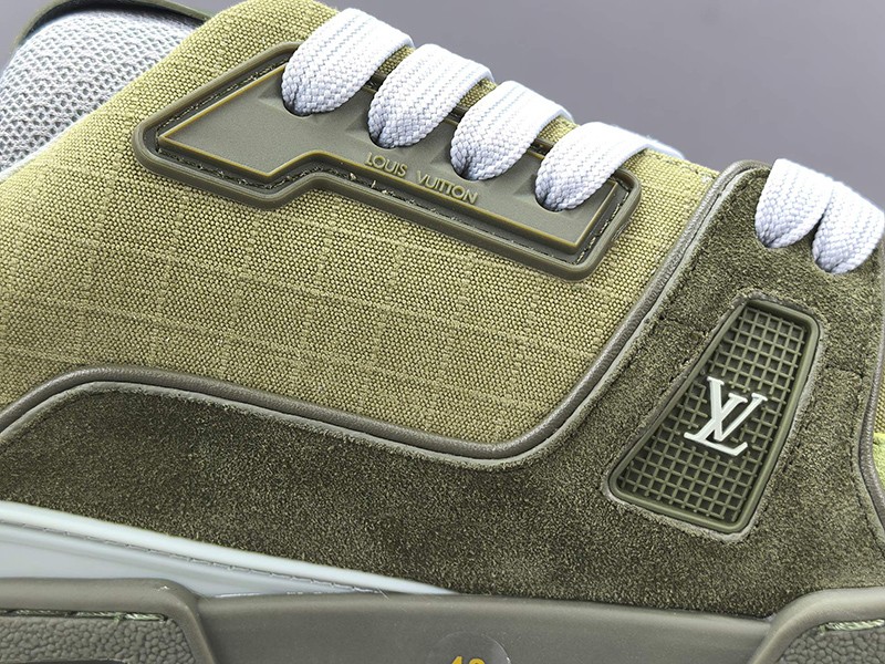 LV Trainer Sneaker 055