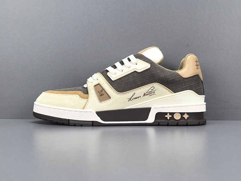 LV Trainer Sneaker 056
