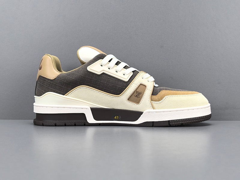 LV Trainer Sneaker 056