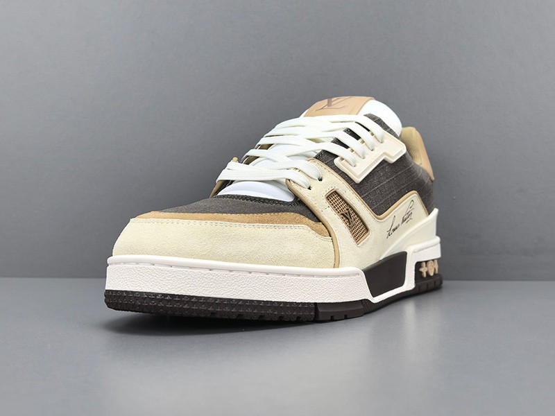 LV Trainer Sneaker 056