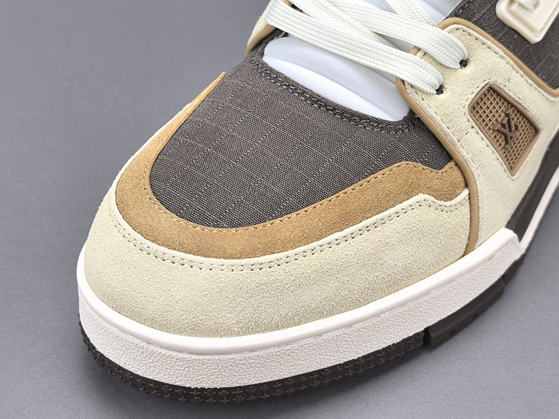 LV Trainer Sneaker 056