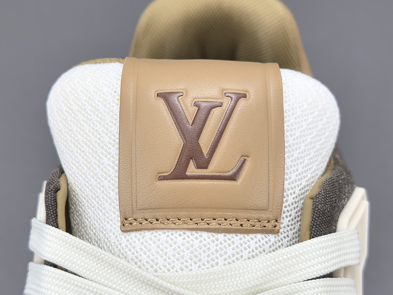 LV Trainer Sneaker 056