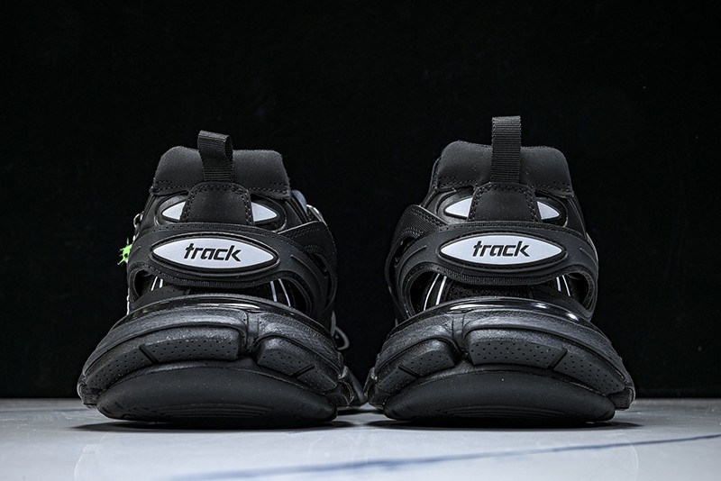 Balenciaga Track Trail Laces 3.0 014