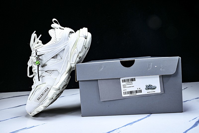 Balenciaga Track Trail Laces 3.0 013