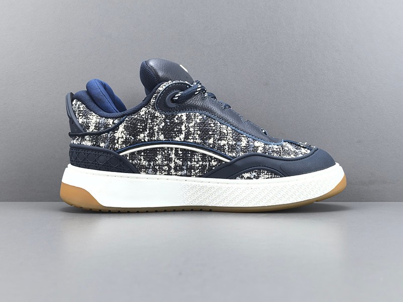 LV Trainer Sneaker 059