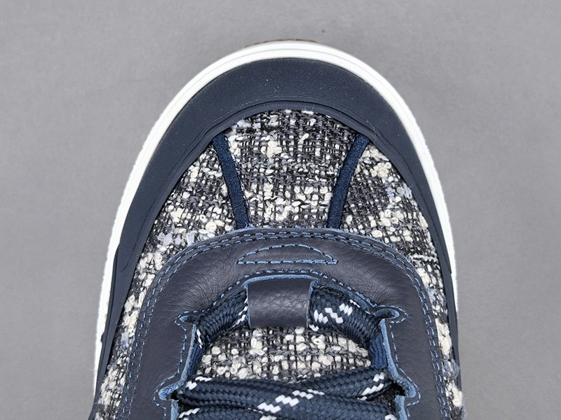 LV Trainer Sneaker 059