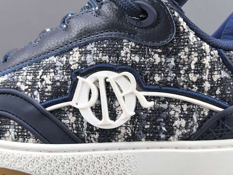 LV Trainer Sneaker 059