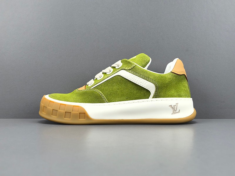LV Trainer Sneaker 058