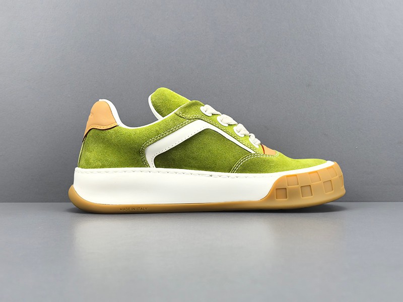 LV Trainer Sneaker 058