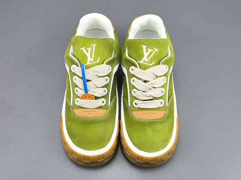 LV Trainer Sneaker 058