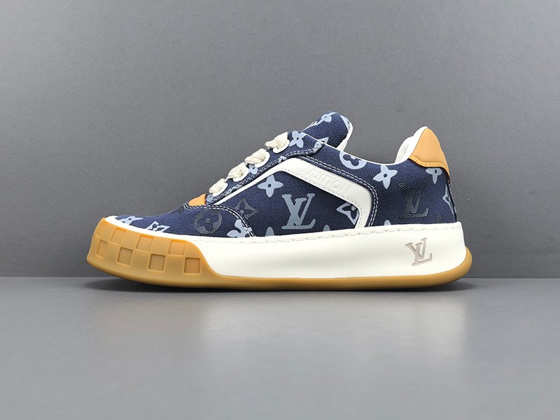 LV Trainer Sneaker 057