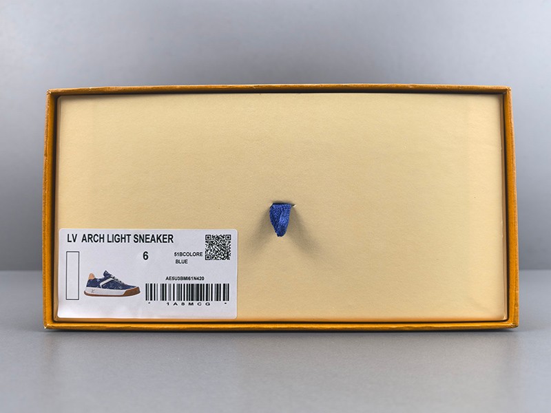 LV Trainer Sneaker 057