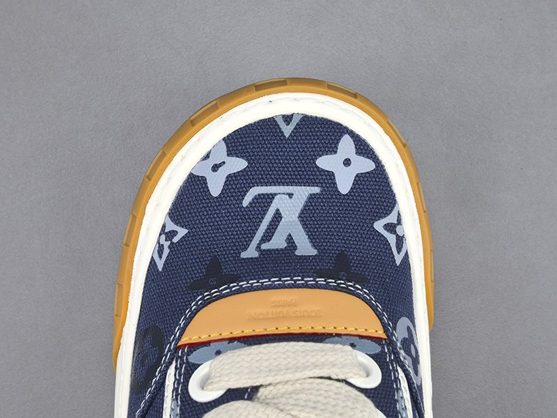 LV Trainer Sneaker 057