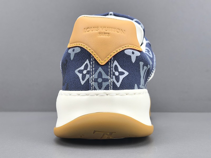 LV Trainer Sneaker 057