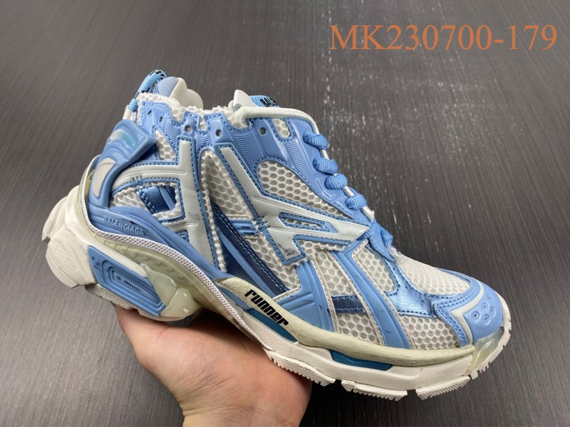 Balenciaga 7.0 Sneaker 010