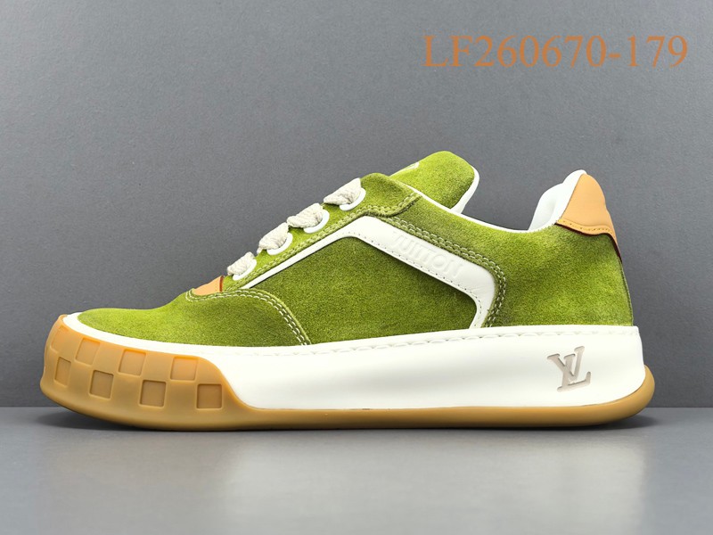 LV Trainer Sneaker 058