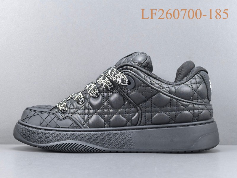 LV Trainer Sneaker 060