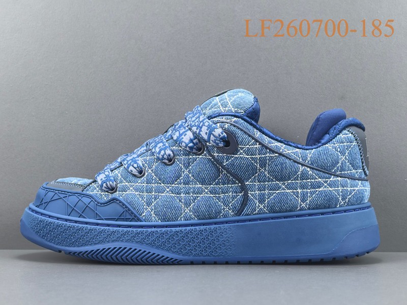 LV Trainer Sneaker 061