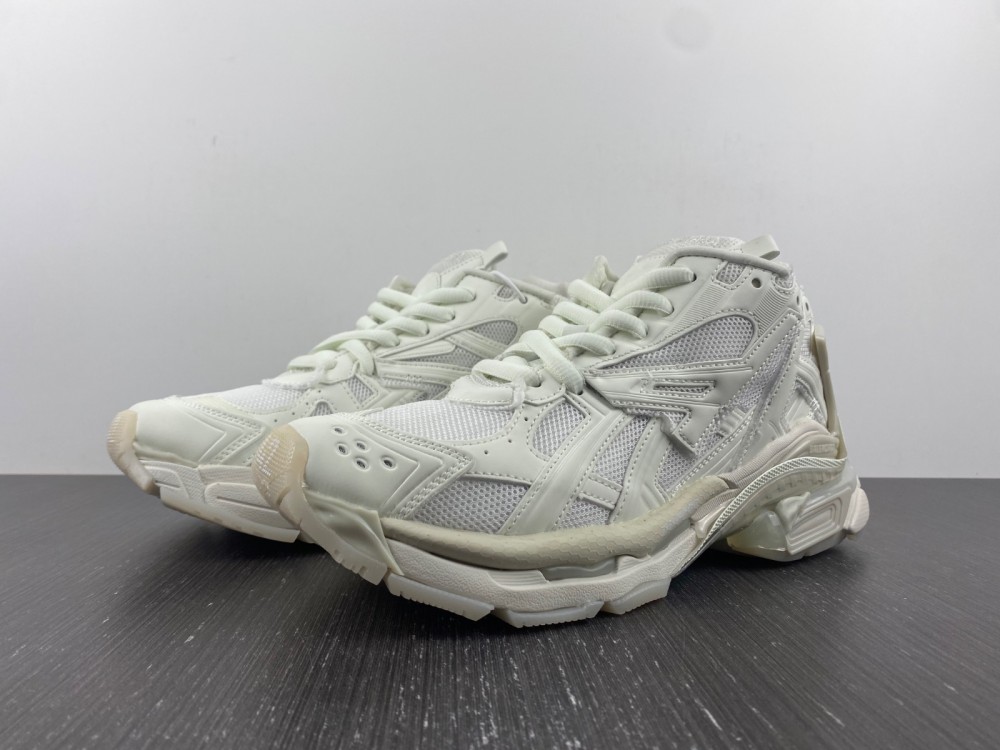 Balenciaga 7.0 Sneaker 015