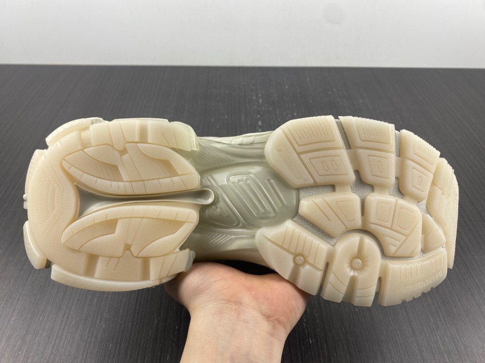 Balenciaga 7.0 Sneaker 015