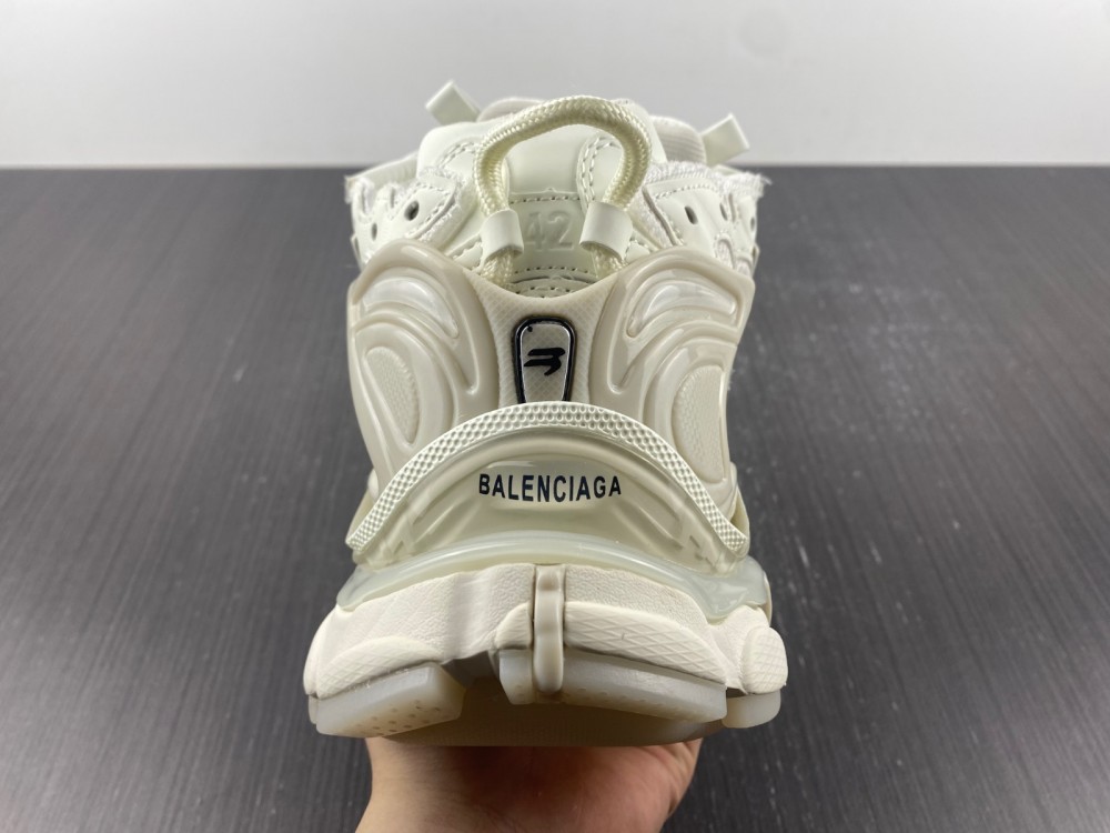 Balenciaga 7.0 Sneaker 015