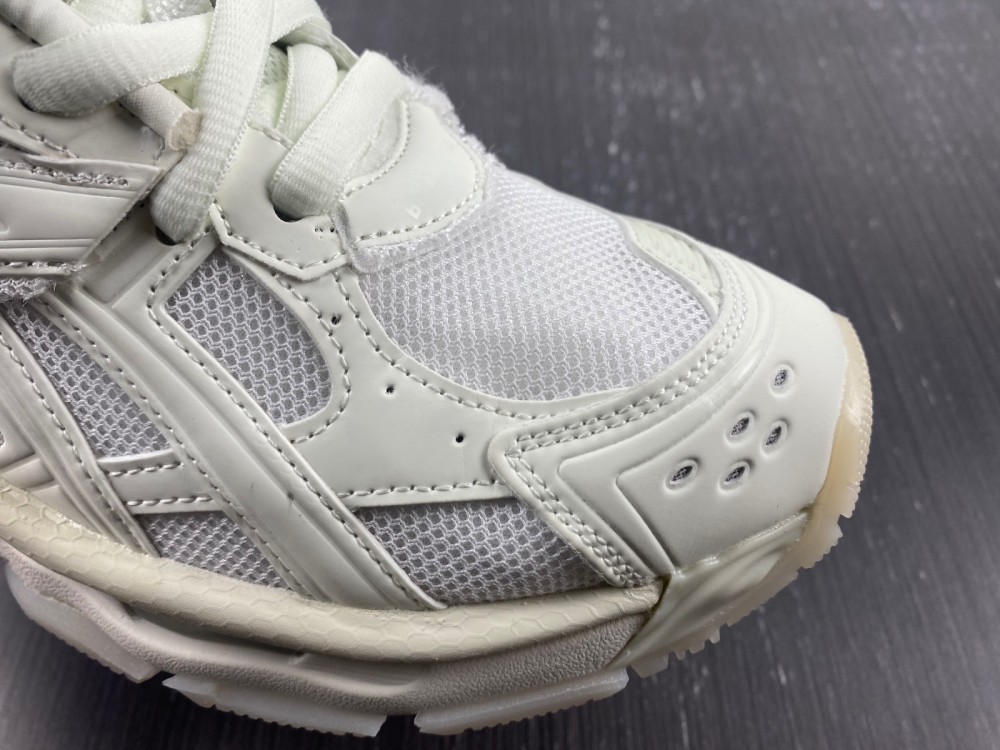 Balenciaga 7.0 Sneaker 015