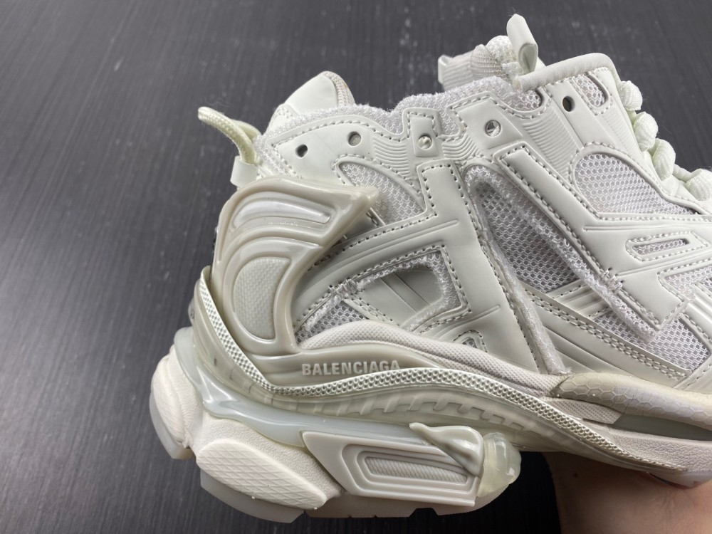 Balenciaga 7.0 Sneaker 015