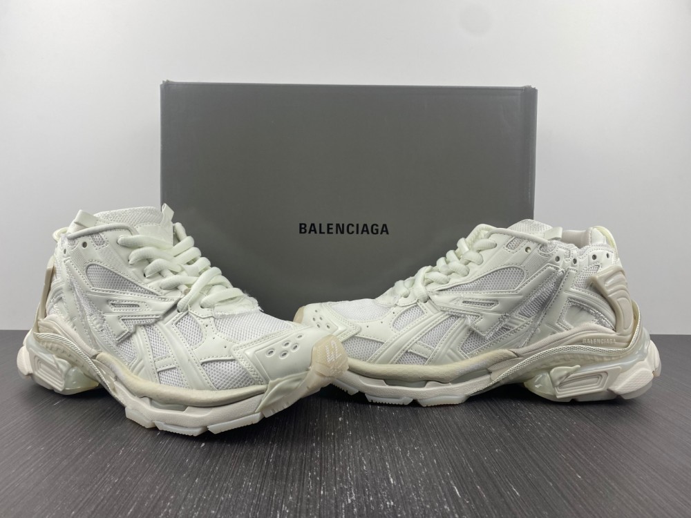 Balenciaga 7.0 Sneaker 015