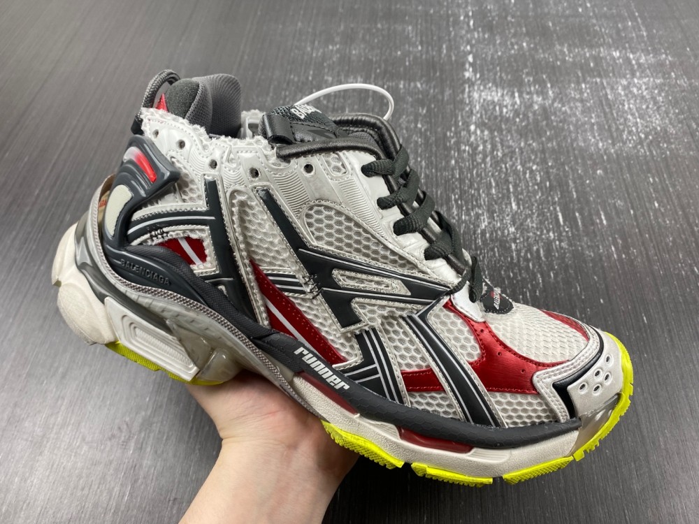 Balenciaga 7.0 Sneaker 014