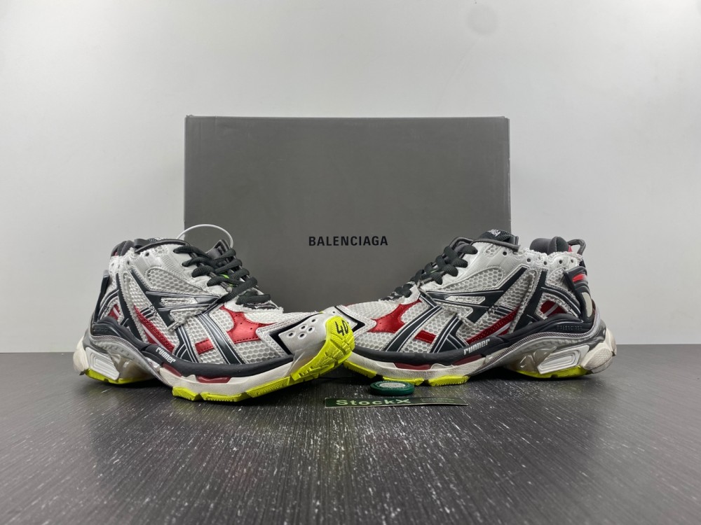 Balenciaga 7.0 Sneaker 014